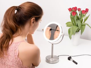Obrázek 6 produktu Zrcátko kosmetické Sencor pr. 18 cm, podsvícení LED, nerez