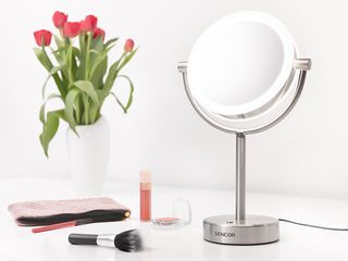 Obrázek 7 produktu Zrcátko kosmetické Sencor pr. 18 cm, podsvícení LED, nerez