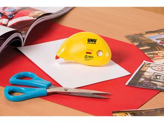 Obrázek 1 produktu Lepidlo v praktickém rolleru UHU Glue Roller Permanent, 6,5 mm x 9,5 m